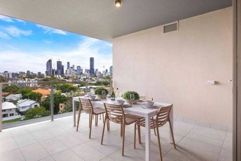 Gabba Oasis:Luxury 3BRM Apt Pool - Hotel Gold Coast 3
