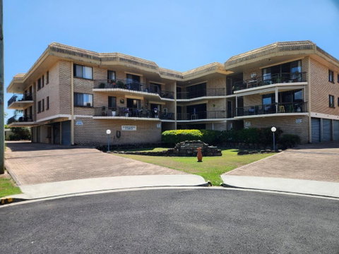 Gemstone - Hotel Gold Coast 1