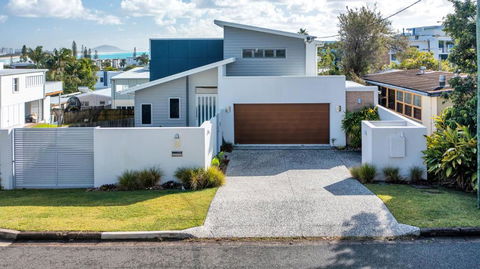 GEORGE8- THE ULTIMATE, FAMILY BEACH HOUSE! - Hotel Gold Coast 0