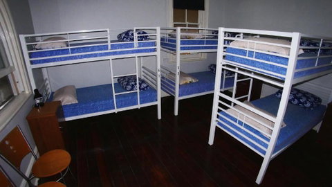 Geraldton Backpackers - Hotel Gold Coast 4