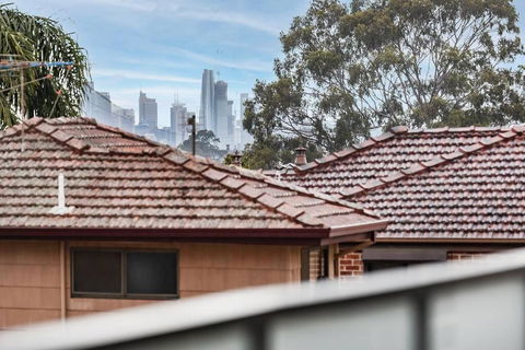 GLAD3 Gladesville Getaway Bright & Contemporary - Hotel Gold Coast 1