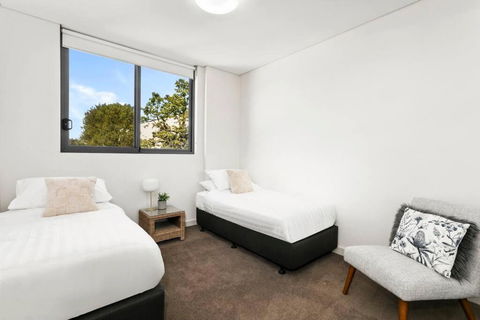 GLAD3 Gladesville Getaway Bright & Contemporary - Hotel Gold Coast 2