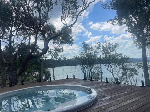 Glasshouse On The Lake - Hotel Gold Coast 0