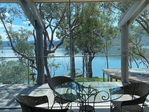 Glasshouse On The Lake - Hotel Gold Coast 1