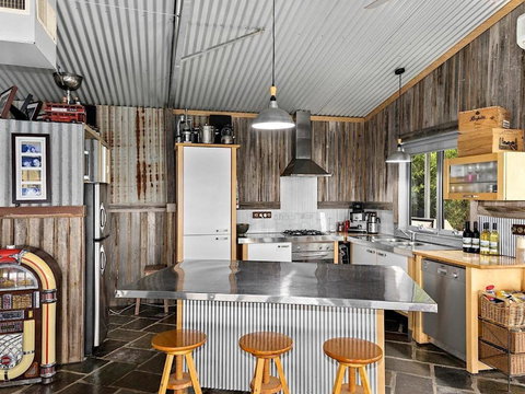 Golden Ash Grove Eco Farm - Hotel Gold Coast 2