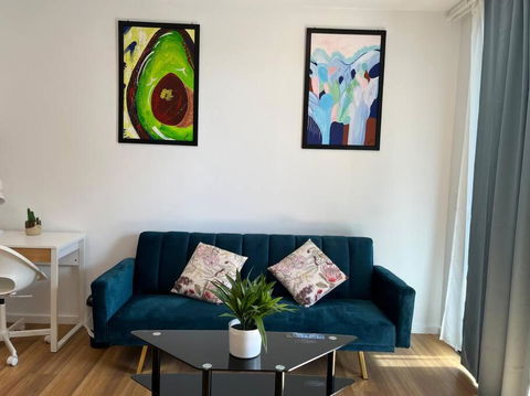 Gungahlin Center-1 Bedroom New Stylish Unit - Hotel Gold Coast 1