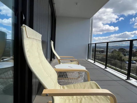 Gungahlin Center-1 Bedroom New Stylish Unit - Hotel Gold Coast 4