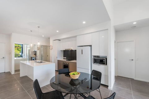 H6B - Round About Bulimba - Hotel Gold Coast 0