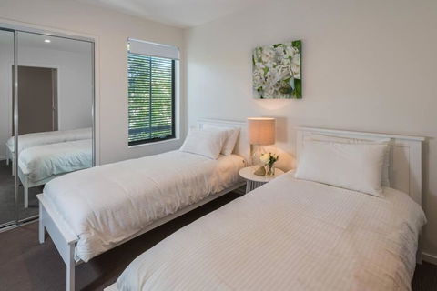 H6B - Round About Bulimba - Hotel Gold Coast 3