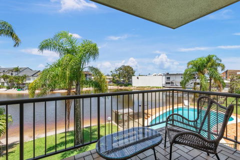 HACIENDA- CANAL VIEWS AND COMFORT - Hotel Gold Coast 3