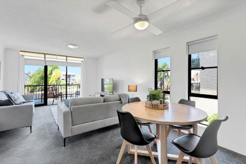 HACIENDA- CANAL VIEWS AND COMFORT - Hotel Gold Coast 1
