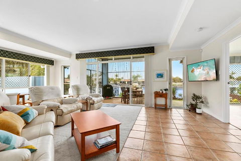 HALYCON HOUSE - Hotel Gold Coast 0