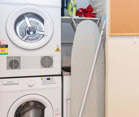 Harp Haven - Contemporary In Suburban Tree Lined Kew - Hotel Gold Coast 2