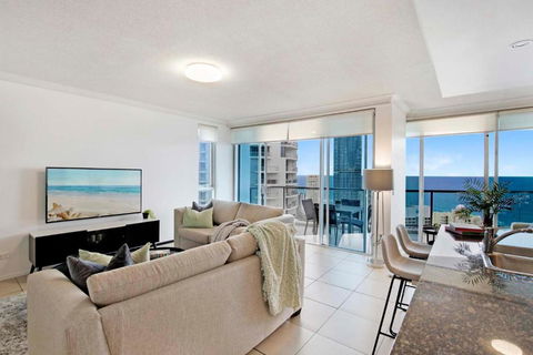 HIGH FLOOR GUARANTEE - 3 Bedroom Plus Study Apartments At Chevron Renaissance - Self Contained & Privately Managed - Wow Stay - Hotel Gold Coast 1