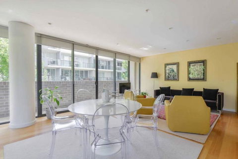 HAZEL Chapel St Socialite. Pool, Spa & Gym - Hotel Gold Coast 3
