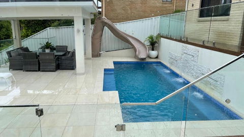HEATed Pool, Lake & Beach, Luxury 5 B/R House - Hotel Gold Coast 2