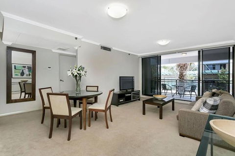 HERB1-Tastefully Furnished & Designed St Leonards - Hotel Gold Coast 0