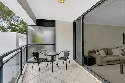HERB1-Tastefully Furnished & Designed St Leonards - Hotel Gold Coast 2