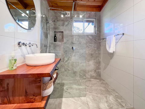 HEXAGON BEACH HOUSE Binalong Bay Of Fires Views - Hotel Gold Coast 0