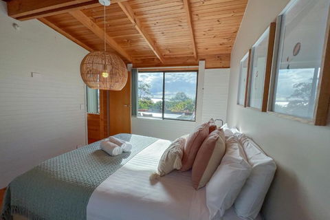 HEXAGON BEACH HOUSE Binalong Bay Of Fires Views - Hotel Gold Coast 2