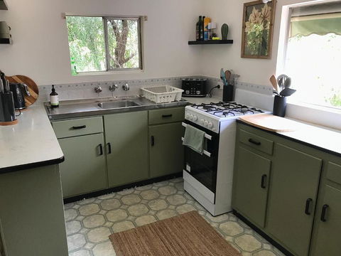 HILLSIDE HAVEN CHARMING C1920 COTTAGE Pet Friendly Sleeps 1 - 6 - Hotel Gold Coast 3