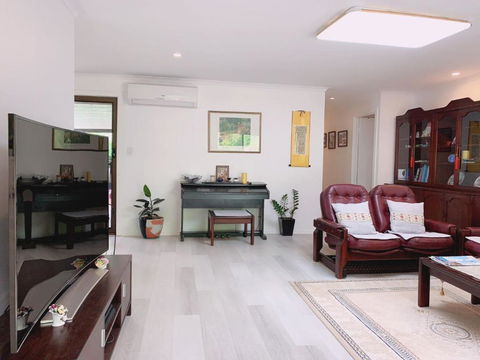 Home Away From Home-(Room1) - Hotel Gold Coast 1