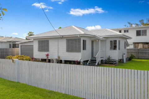House On Halifax - Hotel Gold Coast 1