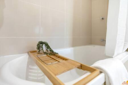 Inner City Cairns Vacation Unit - Hotel Gold Coast 2