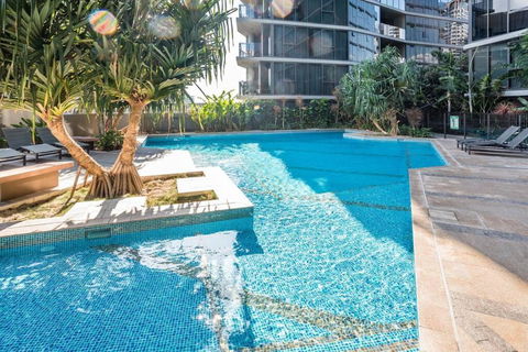 Inner-city 1 Bedroom Apartment Parking And Pool - Hotel Gold Coast 2