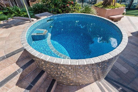 Inner-city 1 Bedroom Apartment Parking And Pool - Hotel Gold Coast 3