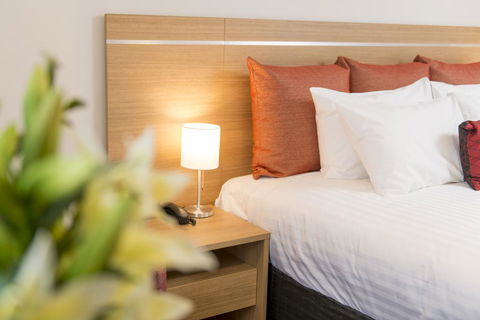 Adelaide Royal Coach - Hotel Gold Coast 2