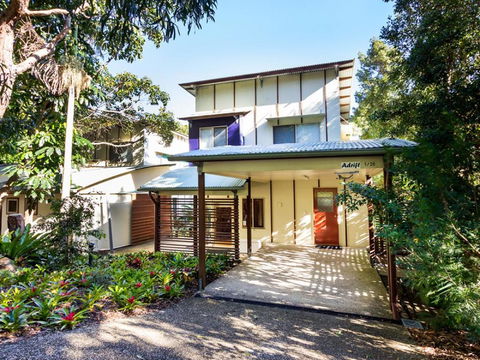 Adrift - Hotel Gold Coast 0