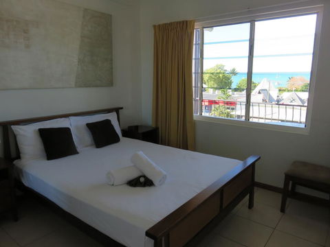 Airlie Beach Apartments - Hotel Gold Coast 2