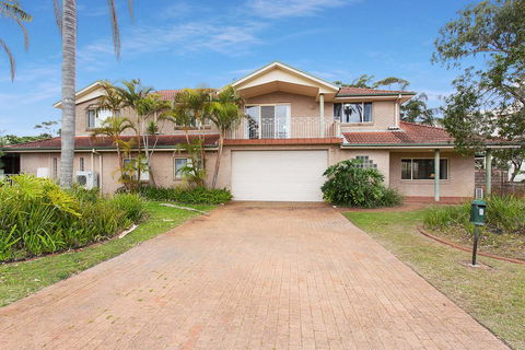 Ajax Avenue, 6 - Hotel Gold Coast 1