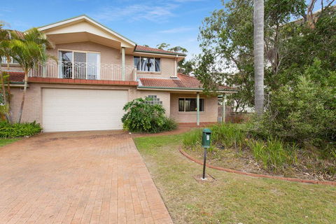 Ajax Avenue, 6 - Hotel Gold Coast 2