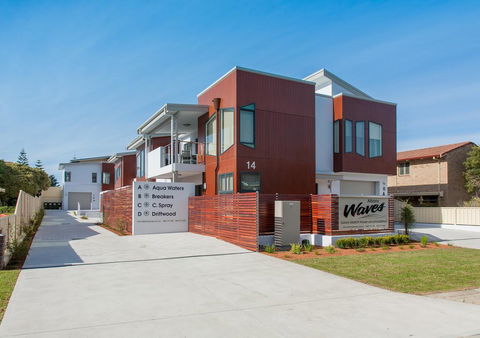 Albany Waves - Hotel Gold Coast 1