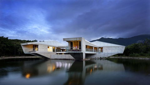 Alkira Award Winning Luxury Beachfront Rainforest Holiday House - Hotel Gold Coast 0