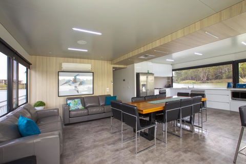 All Seasons Houseboats - Hotel Gold Coast 3