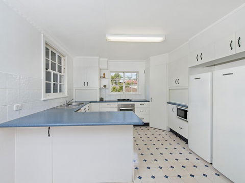 Allamanda House, 3 Willow Street - Hotel Gold Coast 1