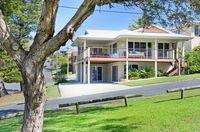 Book Bonny Hills Accommodation Vacations Hotel Gold Coast Hotel Gold Coast