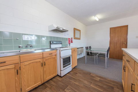 Alpine Apartment - Great Location With Views Of Lake Jindabyne - Hotel Gold Coast 2