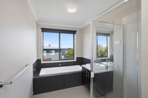 Alyxia Escape 15 - Hotel Gold Coast 2