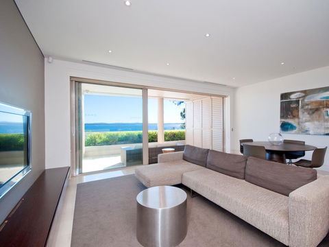 Amarna Luxury Beach Resort - Hotel Gold Coast 2