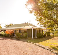 Among the Vines - Hotel Gold Coast
