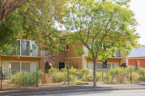 Angaston Mews - Hotel Gold Coast 0