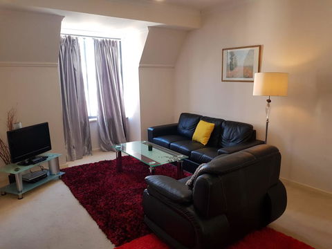 Apartment In East Perth - Hotel Gold Coast 3