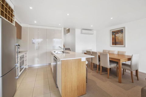 APOLLO BLUE 6 - Modern Waterfront Apartment - Hotel Gold Coast 3