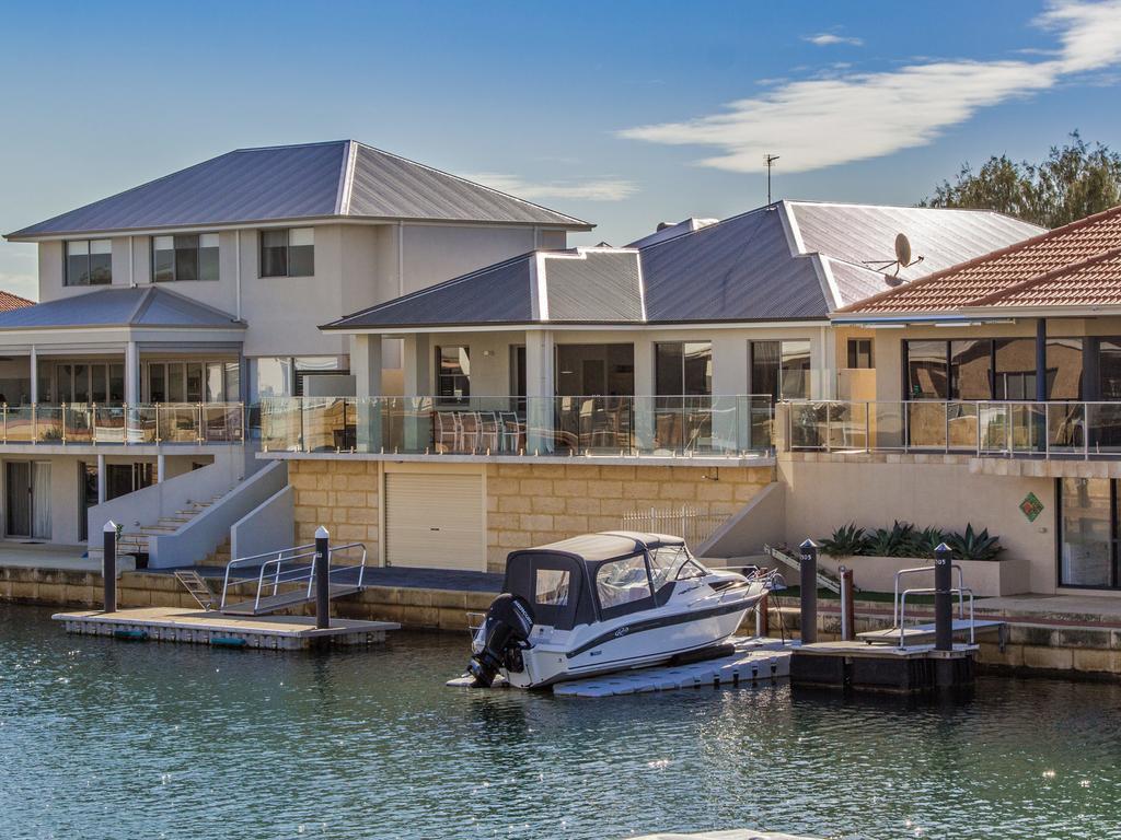 Wannanup WA Hotel Gold Coast