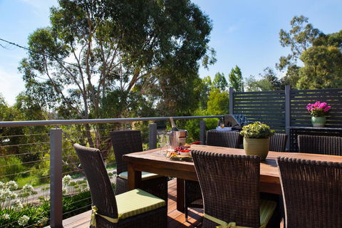 Arabella Meadows - Hotel Gold Coast 2