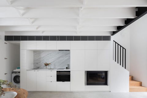 Architectural Design Award Winning City House - Hotel Gold Coast 2